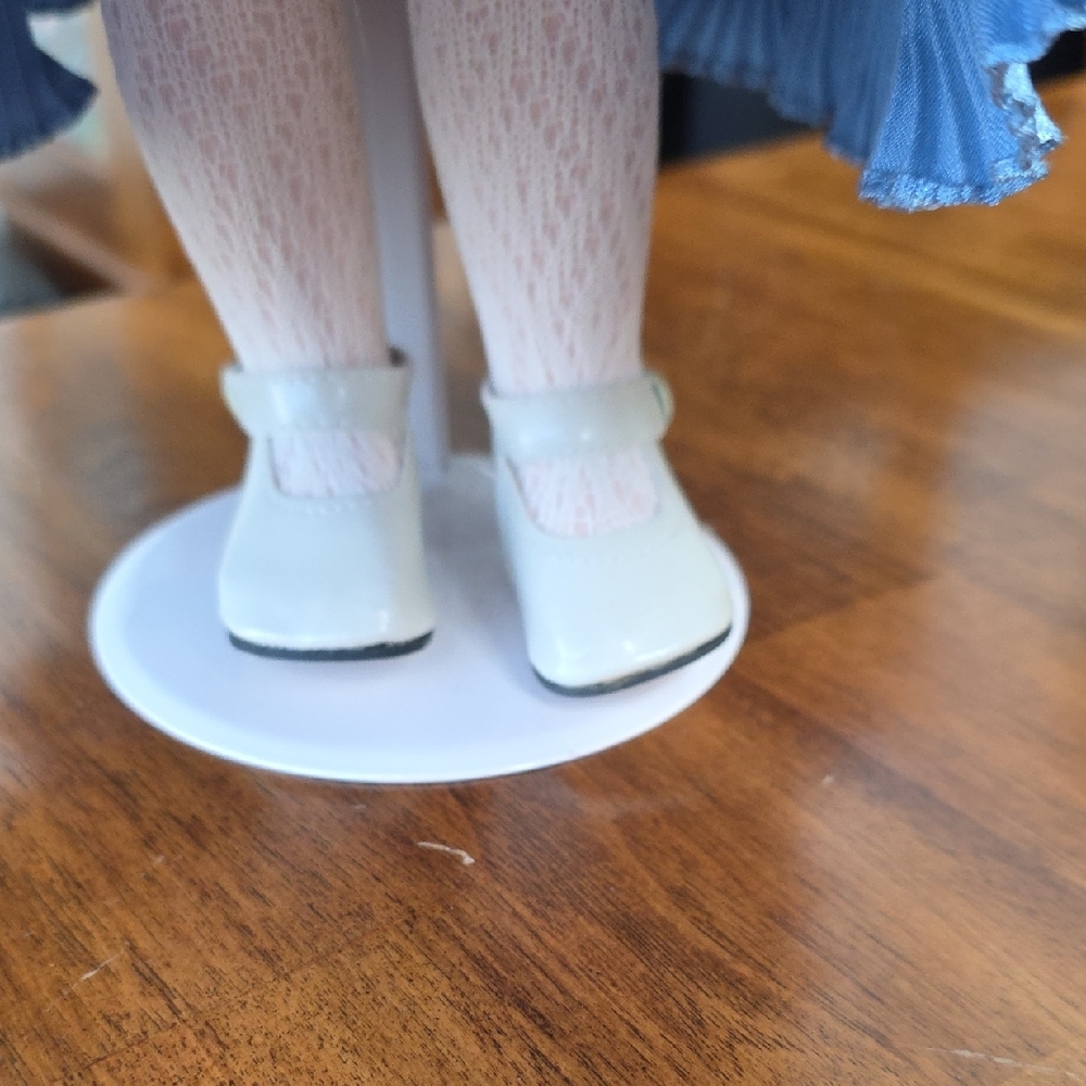 American Classic Tiffany Porcelain Doll 18 Inches - Picture 6 of 6